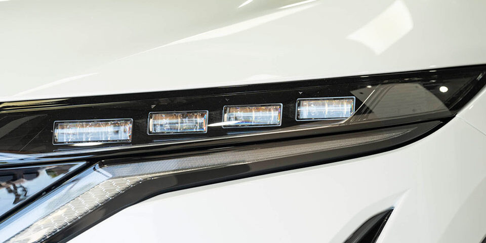 Nissan Ariya de lado